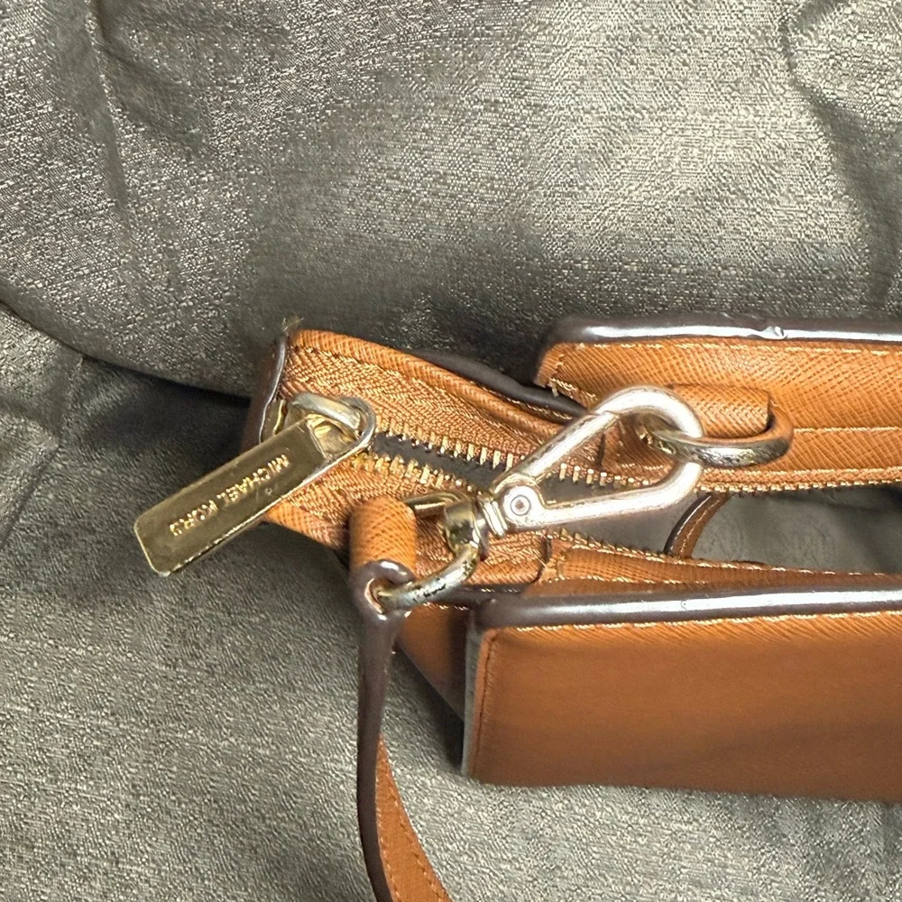 Michael Kors Brown Leather Shoulder Bag - Picture 6 of 8